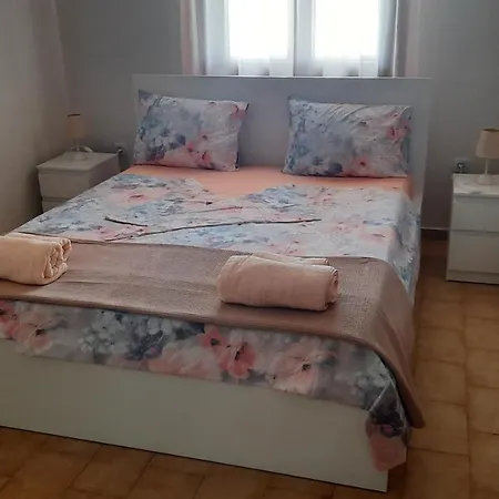 בית נופש Despina ניאה אירקליה