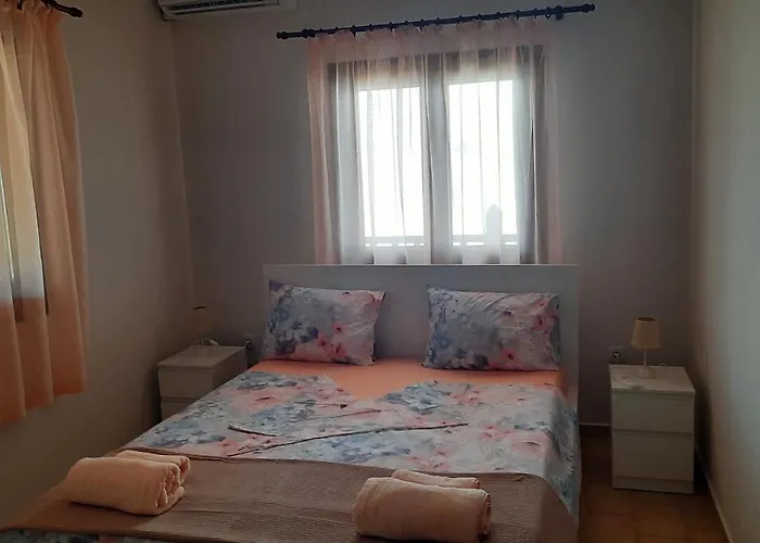 בית נופש Despina ניאה אירקליה