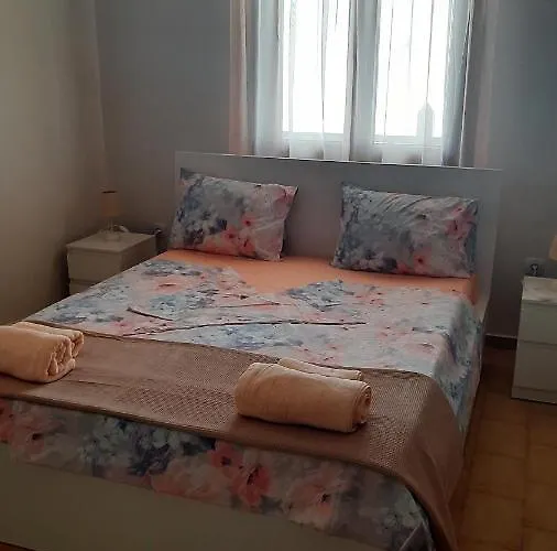 Despina בית נופש ניאה אירקליה